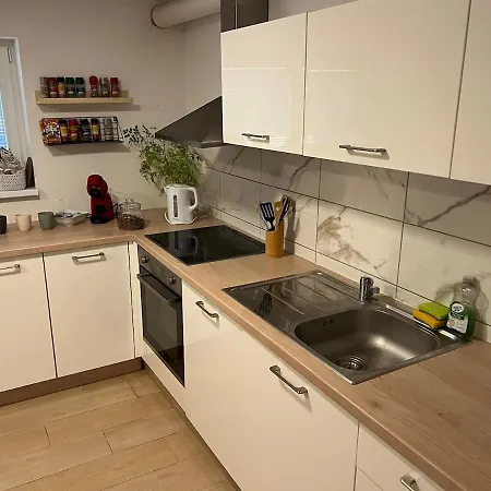 Cozy With Free Parking Appartement Mrse